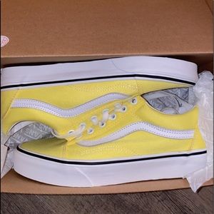 Old Skool vans never worn still in box!